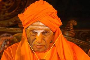 Thousands pay homage to Tumakuru seer Shivakumara Swami