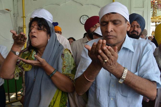 Suresh Prabhu is married to Uma Prabhu who is a journalist by profession. The couple have a son named Ameya Prabhu