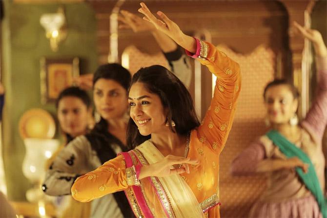 Talking about Hrithik Roshan, Mrunal Thakur shared, 