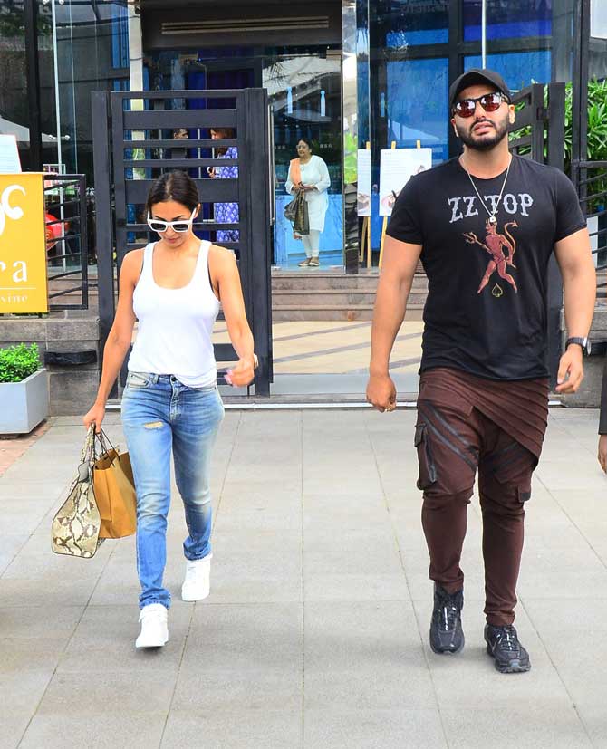 Arjun Kapoor looked dapper in a graphic black tee, paired with brown funky pants, along with black sports shoes. On the work front, Arjun will be next seen opposite Kriti Sanon in Ashutosh Gowarikar's Panipat. 