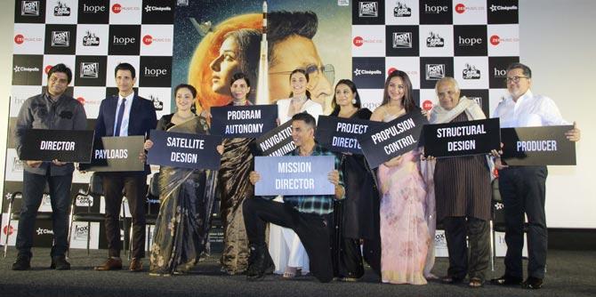 Presented by Fox Star Studios, Produced by Cape of Good Films, Hope Productions and Fox Star Studios. Mission Mangal releases this Independence day!
In picture: The lead cast of Mission Mangal pose for the photographers at the trailer launch with producer and director of the film.