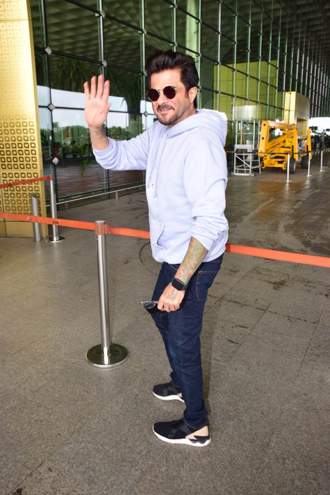 Anil Kapoor waved at the shutterbugs when clicked at the Mumbai airport. The actor, on the work front, Anil will be now sharing the screen space with son Harshvardhan Kapoor in Abhinav Bindra biopic.