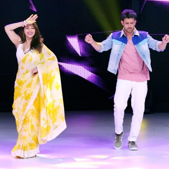 Speaking about Super 30, Hrithik Roshan actor gotten into the skin of his character of a Bihari maths teacher by hitting the right chords with the strong accent. Anand Kumar himself commended Hrithik for imbibing his soul in his character. Anand Kumar expresses, 