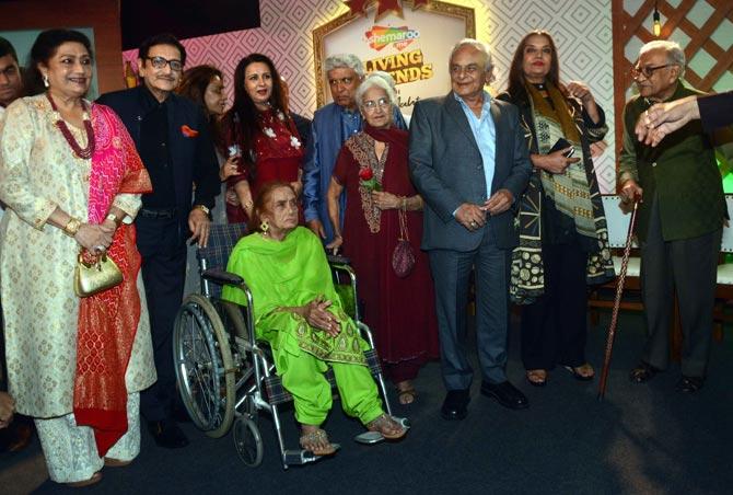 Veteran actress Nimmi was felicitated at the event. Veteran actress Shabana Azmi and others on stage at the Juhu hotel.