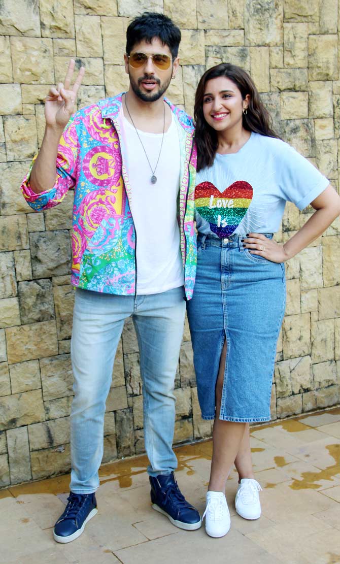 Sidharth Malhotra and Parineeti Chopra were spotted at a plush hotel in Juhu, Mumbai. The actors were busy promoting their upcoming film, Jabariya Jodi. The film has piqued audiences' interest already and is garnering a positive response for its unique concept, music, comic elements, and an interesting star cast. All pictures/Yogen Shah