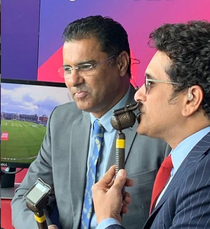 Sachin Tendulkar was seen meeting up with close friends of his in the cricketing circles.
Sachin Tendulkar posted this picture and captioned it as, 