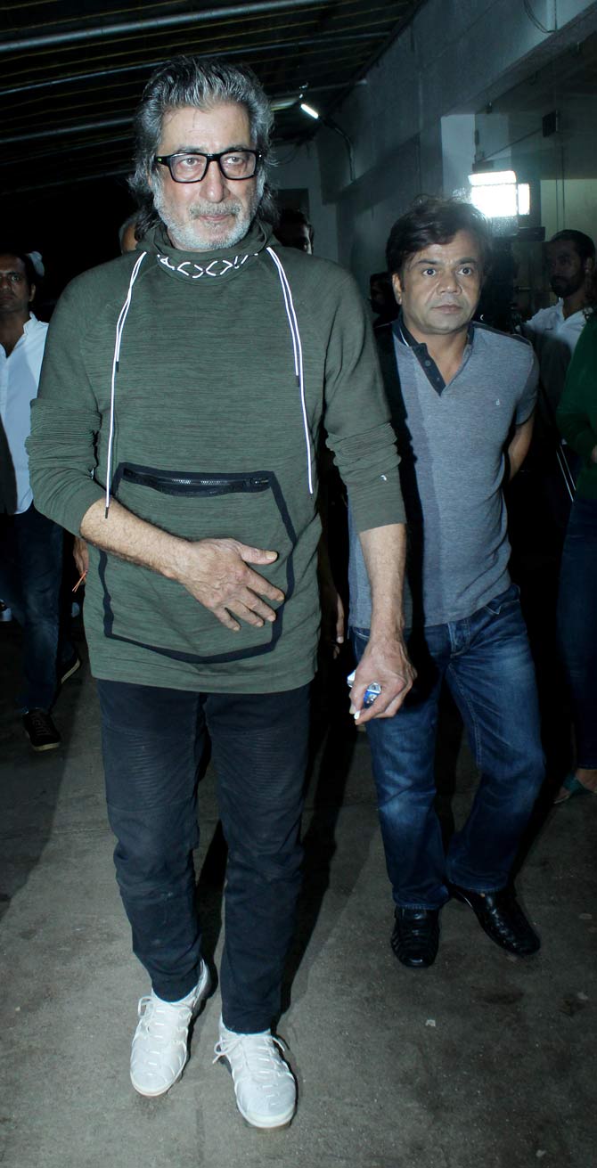 Goldie Behl has earlier directed the Bollywood films Bas Itna Sa Khwaab Hai and Drona, and TV shows such as Reporters, the historical drama Aarambh with Rajniesh Duggal among others.
In picture: Shakti Kapoor, along with Rajniesh Duggall and Rajpal Yadav at the screening. 