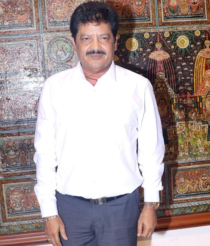 Playback singer Udit Narayan came in to offer his condolences to Anup Jalota and family.