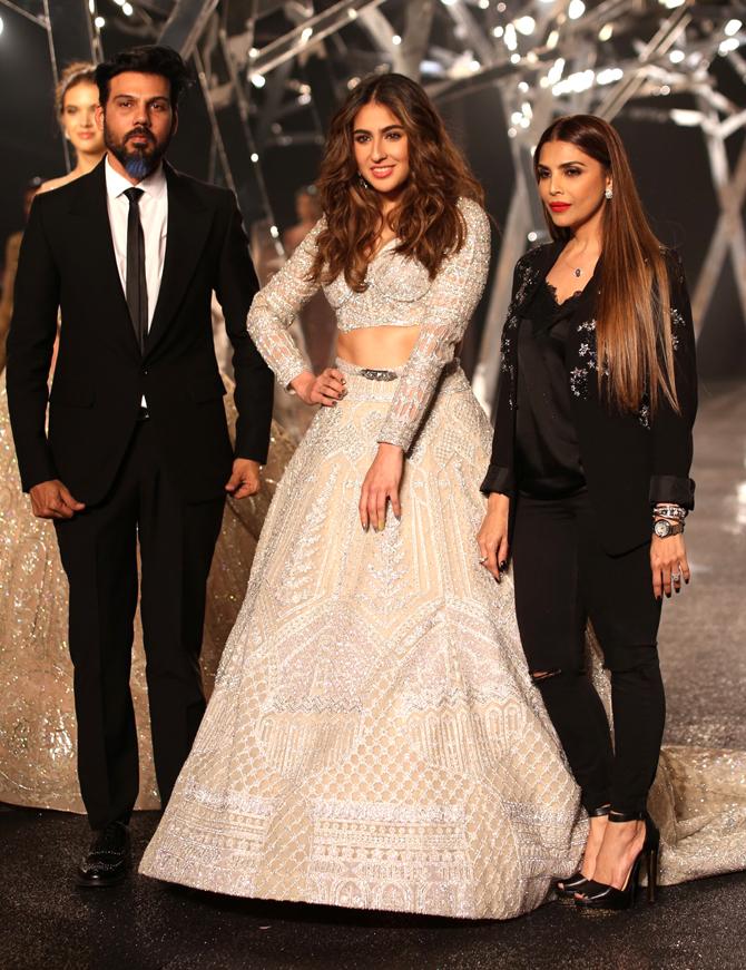 Sara pictured here with designers Falguni and Shane Peacock. The actress turned show-stopper for the designer duo.