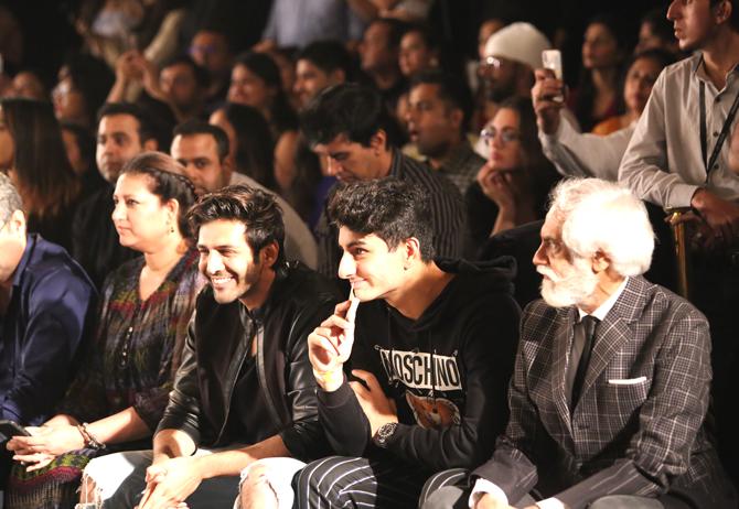 Sara's co-star and rumoured beau Kartik Aaryan was also present along with Sara's brother Ibrahim Ali Khan to cheer her on. Kartik couldn't keep the smile off his face when Sara walked the ramp for the first time ever.