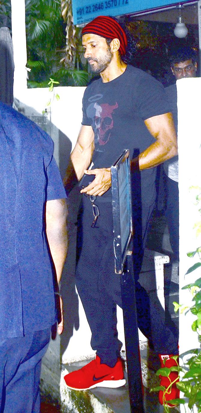 Farhan Akhtar was snapped in his casual best. He opted for a red and black striped bandana, a grey t-shirt, pants and a pair of red shoes.