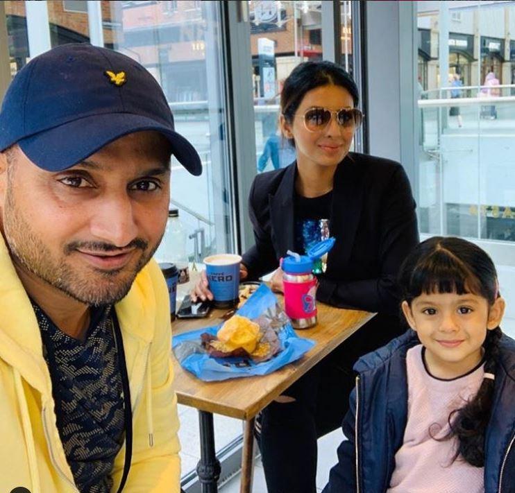Harbhajan Singh posted this picture of himself with wife Geeta and daughter Hinaya and captioned it as, 