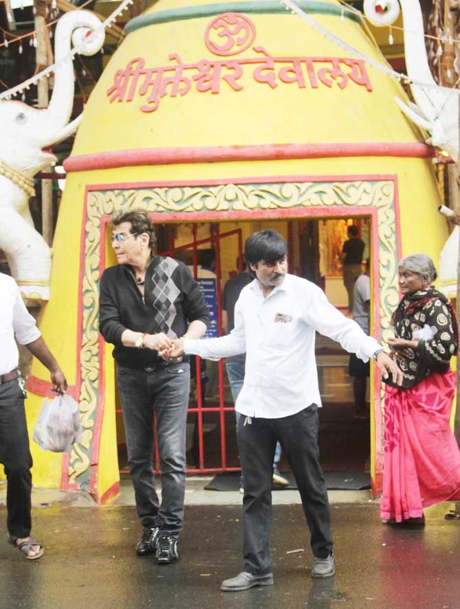 Jeetendra sported a black t-shirt, black jeans, and sports shoes for the visit. Jeetendra, who joined the film industry in 1959 is also known as 'Dancing Star' of Bollywood. Considered a sensation in the '80s in his trademark white boots, he was known to combine knee-slapping, leapfrogging, and of course, some PT exercises in his dance routines.