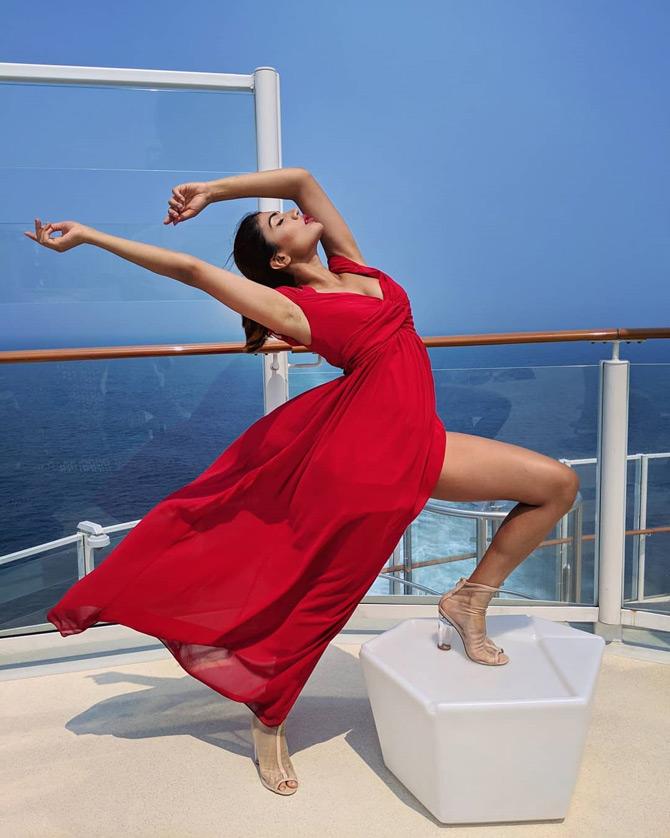 In the picture, Urvi Shetty looks beautiful and elegant, as she carries herself with sheer grace in a beautiful gown with a thigh-high slit. While sharing this picture, Urvi captioned it: Every day I feel is a blessing from God. And I consider it a new beginning. Yeah, everything is Beautiful!