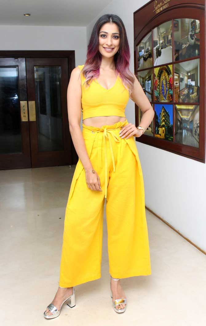 Alankrita Sahai happily displayed her billion dollar smile to the photographers. Alankrita made her Bollywood debut with Love Per Square Foot and was last seen in Namaste England opposite Arjun Kapoor and Parineeti Chopra.