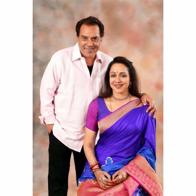 Dharmendra and Hema Malini: As Hema has revealed numerous times, she just couldn't stop herself from staying away from Dharmendra. In an interview once, Hema candidly revealed that it was during the shooting of the song 'Main Jat Yamla Pagla Deewana' that she first fell in love with the 'He-Man' of Bollywood. She found his dance steps in the crazy song 'cute'.