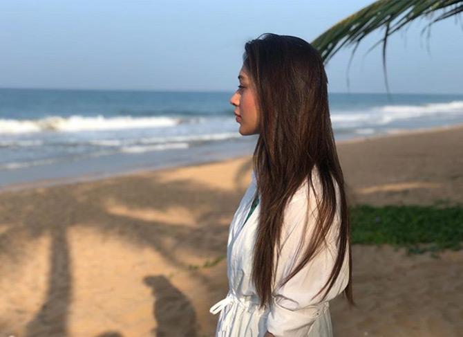 On a bright sunny day, Mimi Chakraborty took go Instagram to share this #ThrowbcakThursday picture of herself where the actress is seen with her long tresses. While sharing the picture, Mimi gets emotional and writes: I miss u #longhairdays