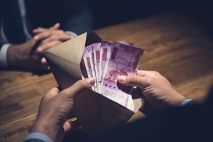 Caught red-handed by ACB, Pune court clerk gobbles Rs 1500 cash