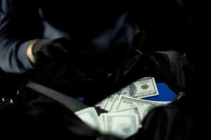 Two arrested for stealing cash worth Rs 21.5 lakh from car in Nashik