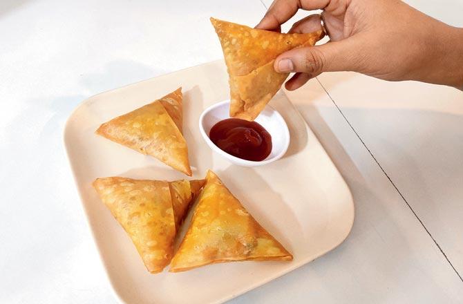 Egg samosa