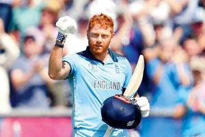 Jonny Bairstow gets his favourite bat repaired just before final
