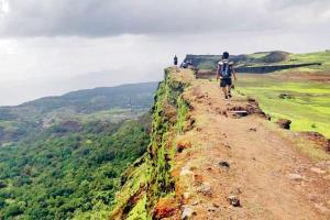 Easy essentials to carry for a one-day monsoon trek