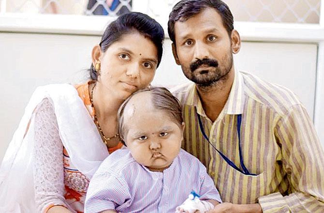 Lavanya with her parents