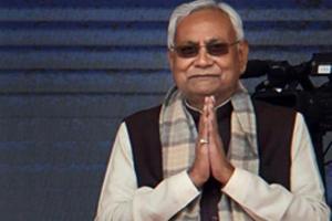 Nitish govt distributes mangoes to MLAs, faces flak from RJD