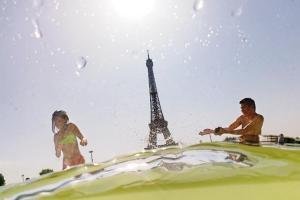 Mercury soars up high in Paris and London