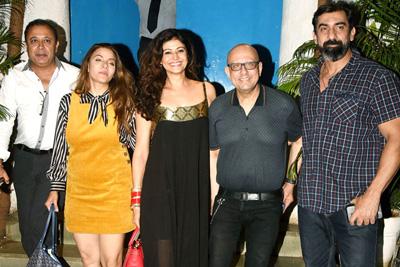 Newlyweds Pooja Batra and Nawab Shah clicked with friends at Bandra
