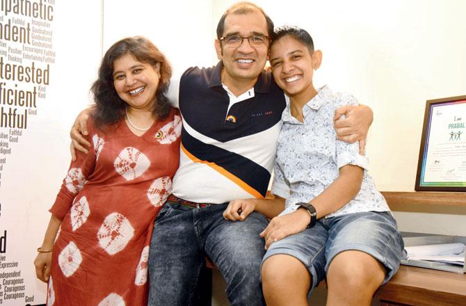 Renu and Rakesh Sharma, parents to 19-year-old Ria, have hired a transwoman at their Mahape start-up. Ahead of her joining date, the Sharmas will also conduct a gender sensitisation workshop for their staff
