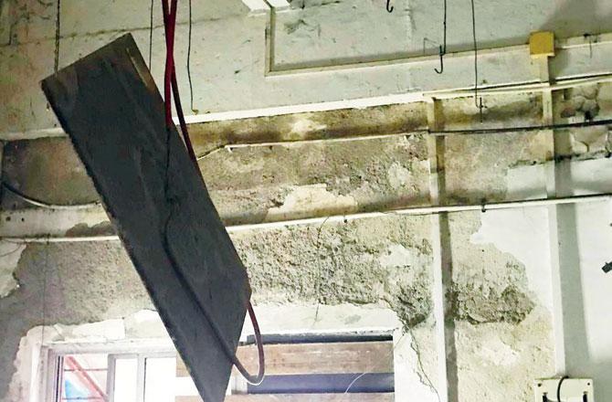 The dilapidated customs office inside the air cargo section