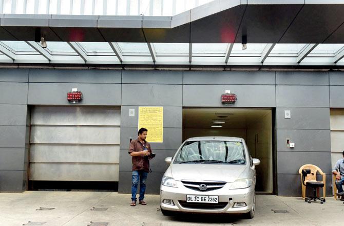 In the four levels of the PPL, which has only 92 slots, auto rickshaws, vintage cars and other expensive cars that are covered, have been parked for long periods of time