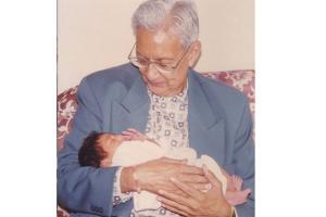 Ananya Birla shares adorable photo with great grandfather BK Birla