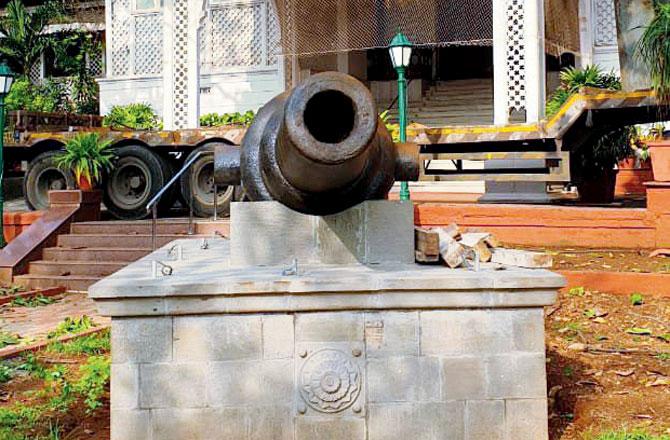 The cannon outside the banquet hall