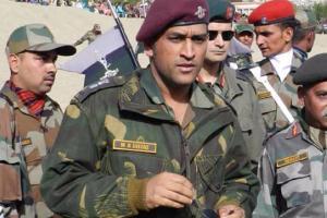MS Dhoni begins training with Parachute Regiment