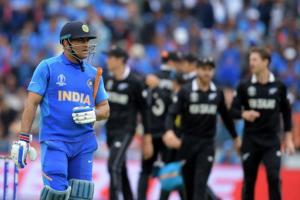 MS Dhoni's batting position baffles Tendulkar, Ganguly