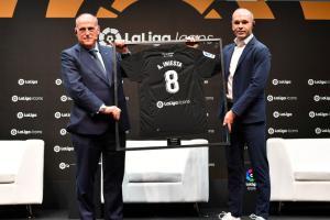 Andres Iniesta becomes a La Liga Icon