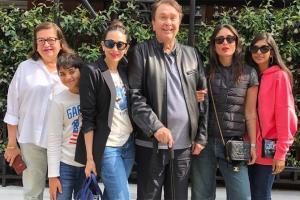 Kareena Kapoor and Karisma Kapoor enjoy with family sans Taimur