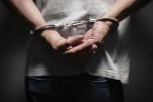 Mumbai crime branch officials arrest man with deadly weapons