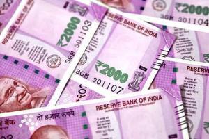 SBI branch manager, and 4 others booked for swindling crores of rupees