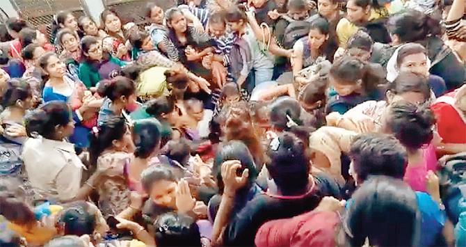 Overcrowding leads to stampede-like situation at Thane station. Videograb