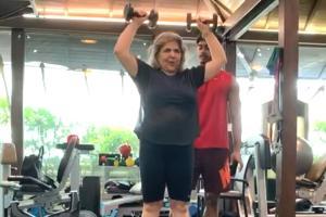 Hrithik Roshan's mom Pinky shakes a leg to Super 30's song Jugraafiya