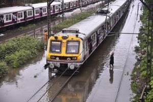 Waterlogging in different parts of Mumbai, heavy downpour to continue