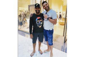 Yuvraj Singh gets 'cheeky' with Rohit Sharma in a mall
