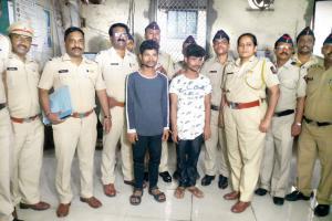 Twins who snatched phone from train commuter held at Churchgate