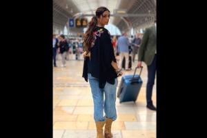 Jawaani Jaaneman first look: Tabu looks sombre at the railway station