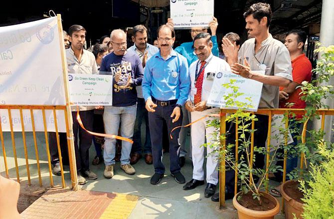 Thane station director Rajendrakumar Verma along with other officials inaugurating the new, green station premises
