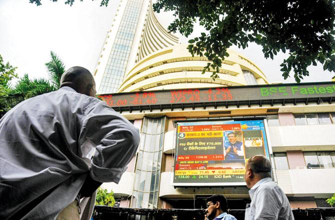 After touching the 40,000-mark in morning trade, the BSE Sensex turned choppy after Finance Minster Nirmala Sitharaman presented her maiden Budget on Friday. Pic/PTI