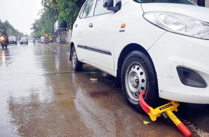 Before implementing the policy, BMC forgot to appoint its own contractor for towing penalised vehicles. File pic